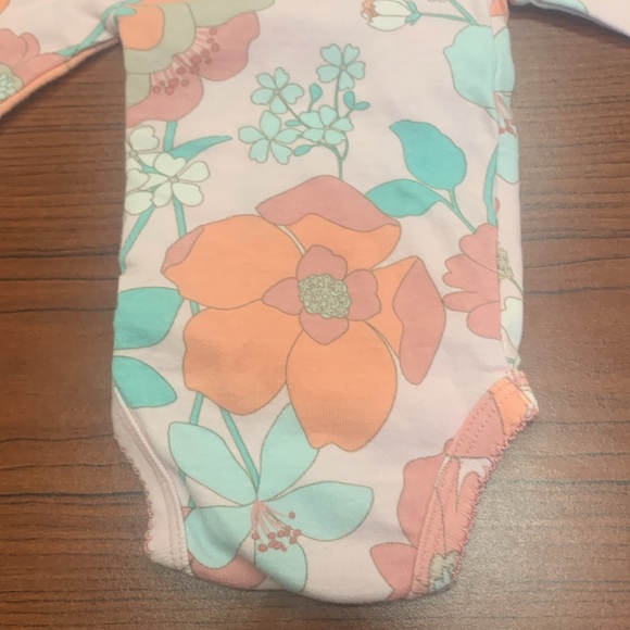 Carter’s long sleeve tee onesie bundle (2) - Picture 12 of 15